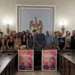 Foto di gruppo nell'aula consiliare di Chiaramonte Gulfi durante la presentazione della decima edizione di Zuppà.