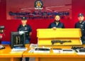 Agenti del Commissariato di Gela con stampante 3D, trapano, arma e caricatori sequestrati dopo la tentata rapina