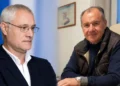Due ritratti affiancati: un uomo con occhiali e giacca scura, un uomo con gilet seduto a una scrivania. Caso mezzi Adr Modica-Cassibile